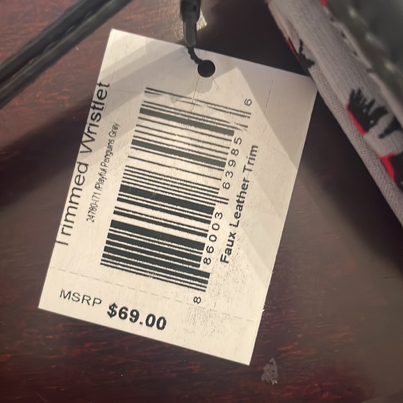 Vera Bradley penguin wallet / wristlet NEW - Picture 6 of 6